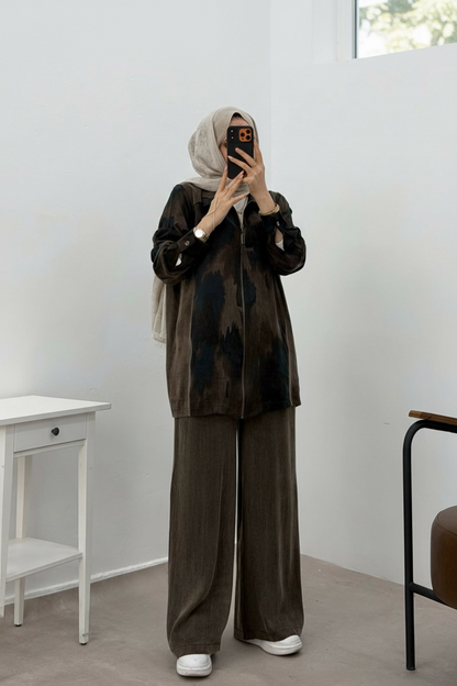 The Amira Set
